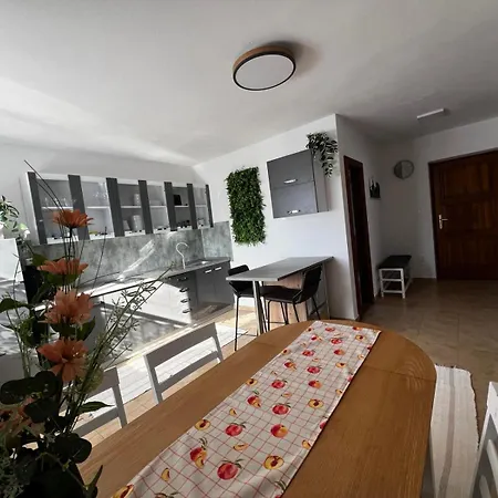 2 Jesen-zima Apartment